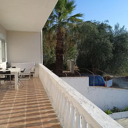 Agia Sana House Casa de Férias